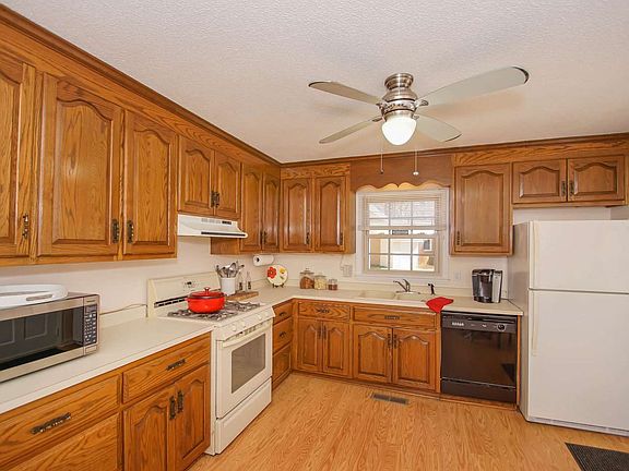 5th image of 503 Royal Oak Dr