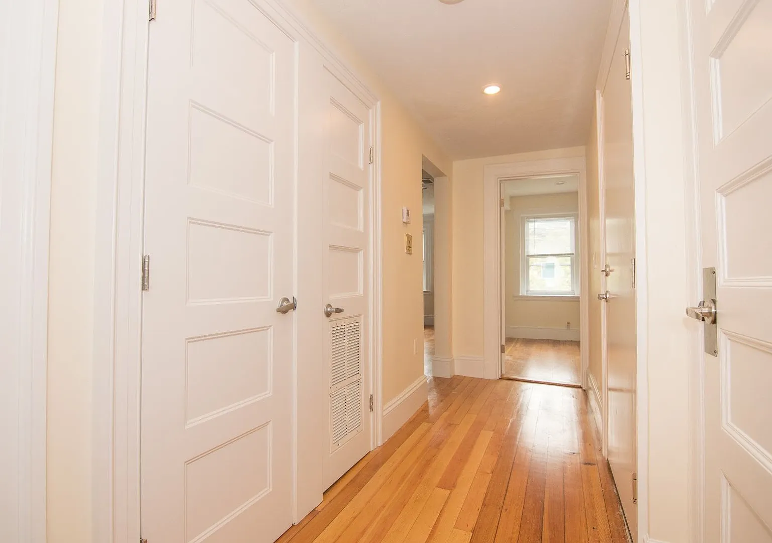 Beautiful Brookline Living 4 Bed/ 3 bath — Photo 3