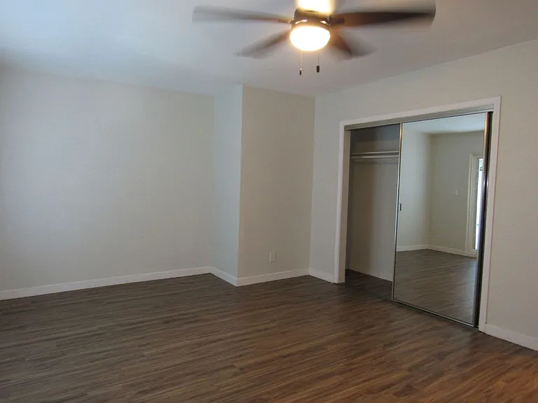 13825 Vanowen St #12 — Photo 7