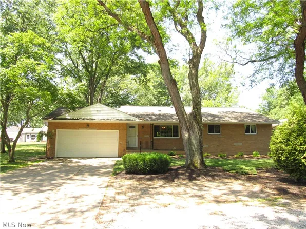 7038 Big Creek Pkwy, Middleburg Heights, OH 44130