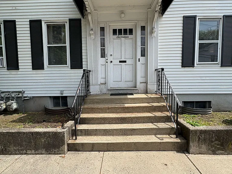 17 Brown St #2L — Photo 14
