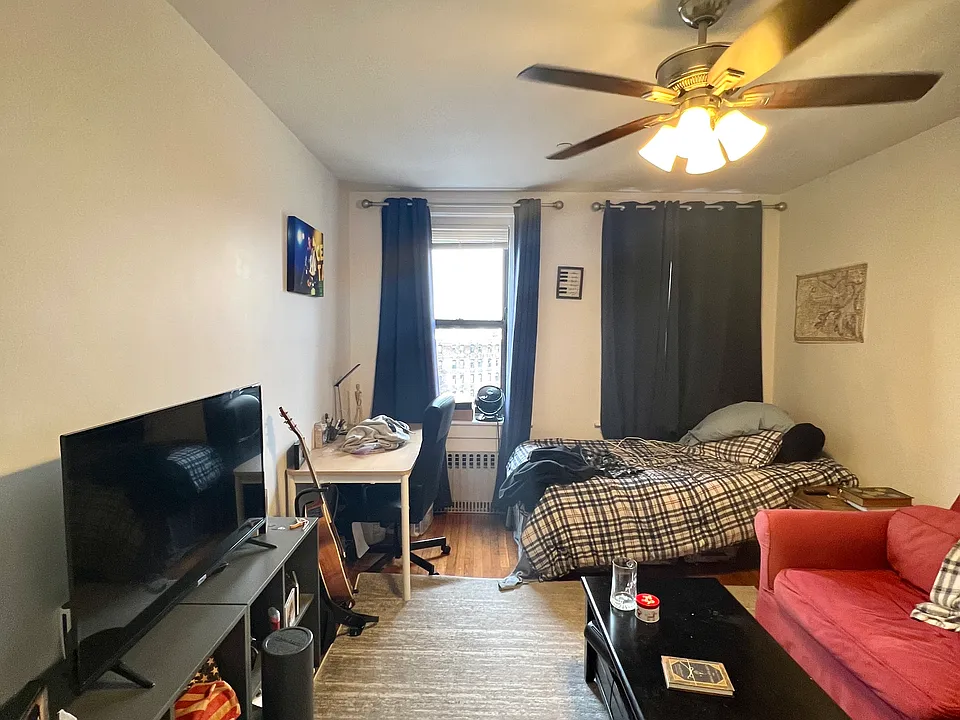 40 Symphony Rd #8