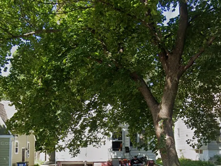 1208 W 15th St — Photo 1