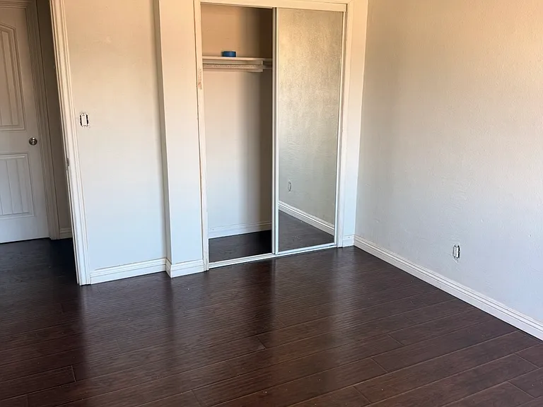 707 N Millard Ave — Photo 3