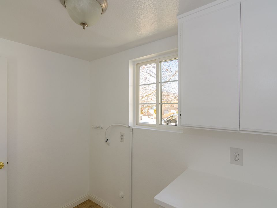 1st image of 27325 Peninsula Ln