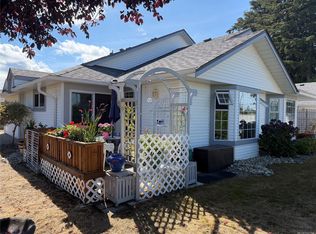 305 Blower Rd #4, Parksville, BC V9P 2L1