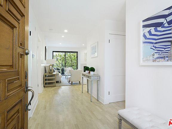 3rd image of 502 San Vicente Blvd Unit 302