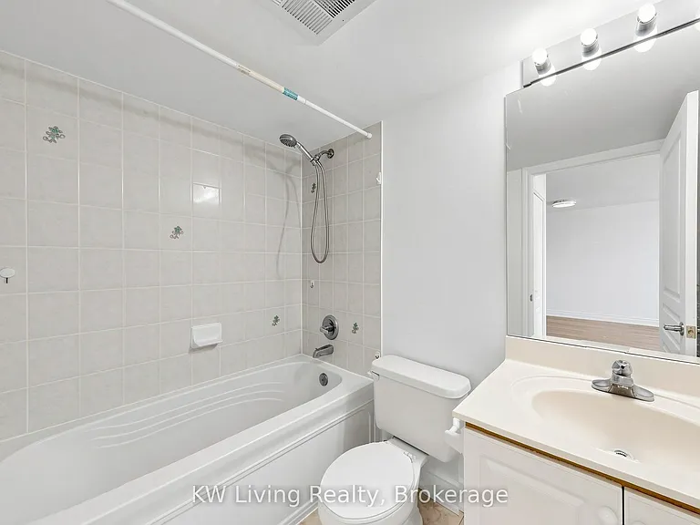 9017 Leslie St #903 — Photo 12