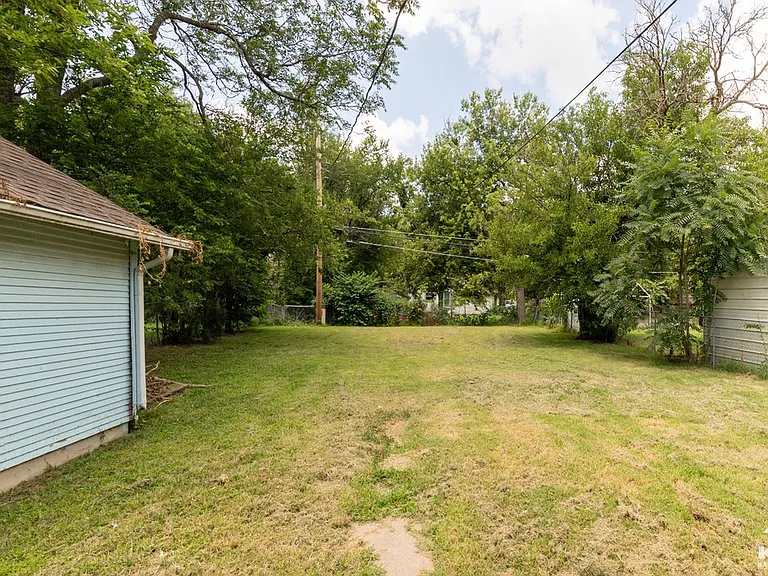 223 N Meridian Ave — Photo 19