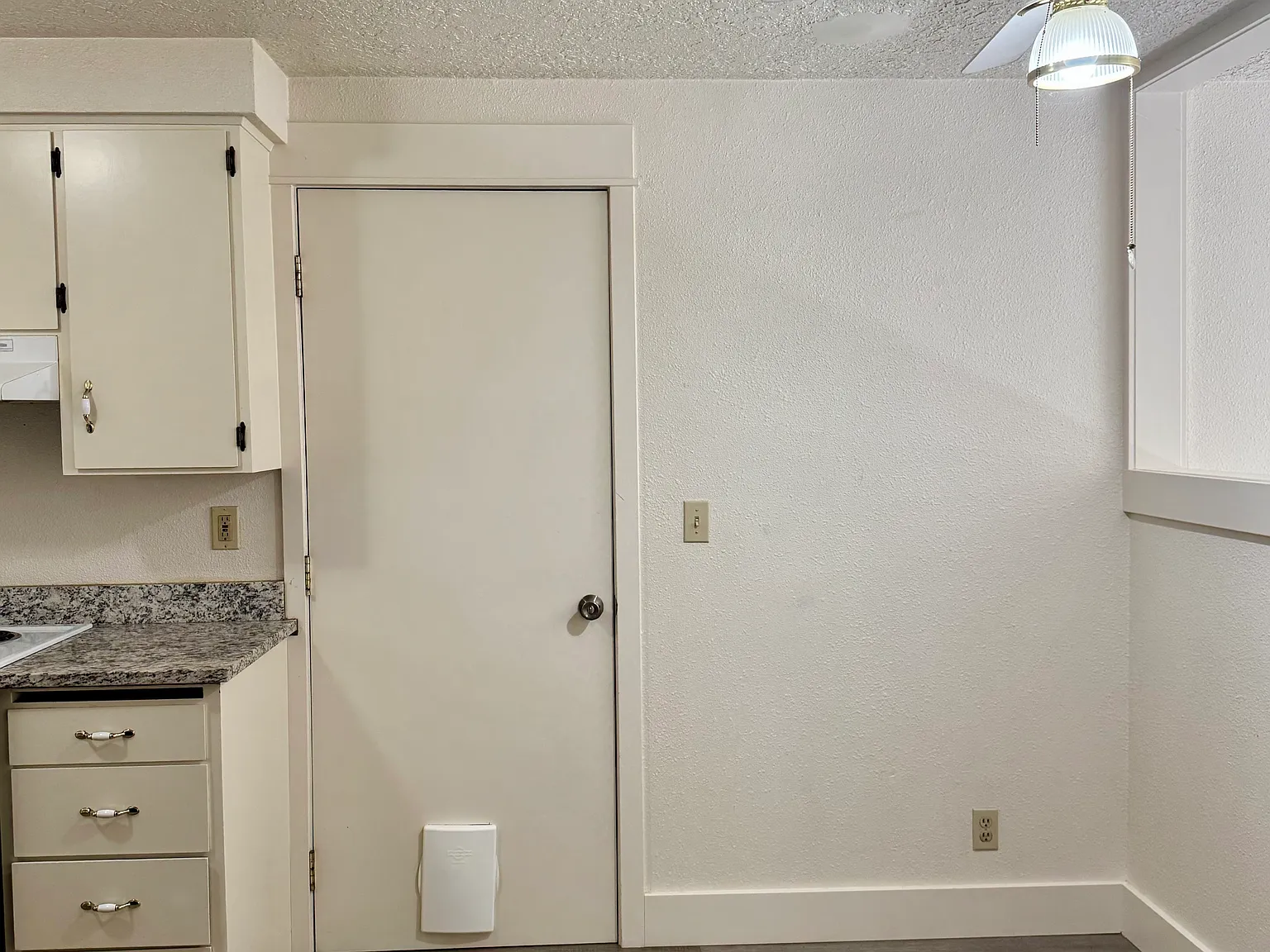 2 bed, 832 sqft, $1,900 — Photo 4