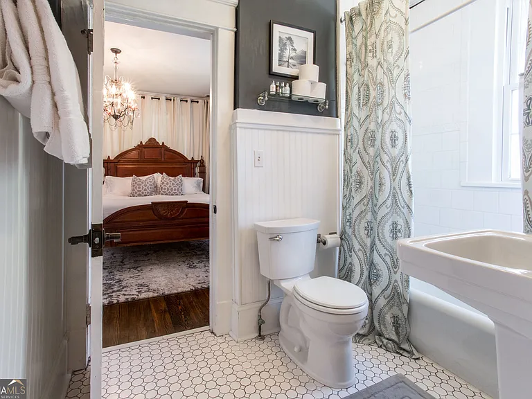 524 Seminole Ave NE — Photo 36