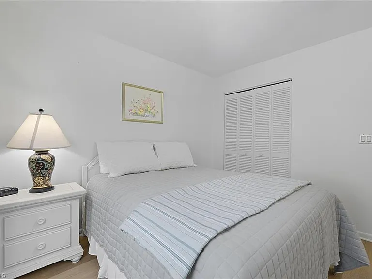 2261 Kings Lake Blvd — Photo 30