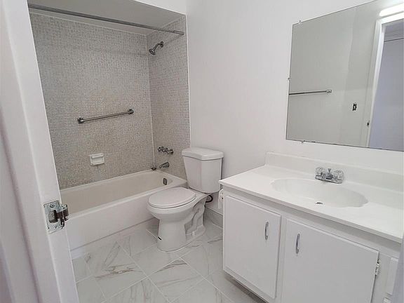 5th image of 1810 SW 81st Avenue #2400