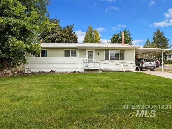840 17th Ave E, Jerome, ID 83338