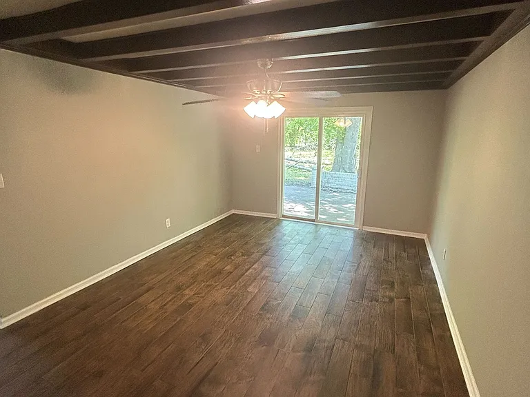 2633 Ashlawn Dr — Photo 6