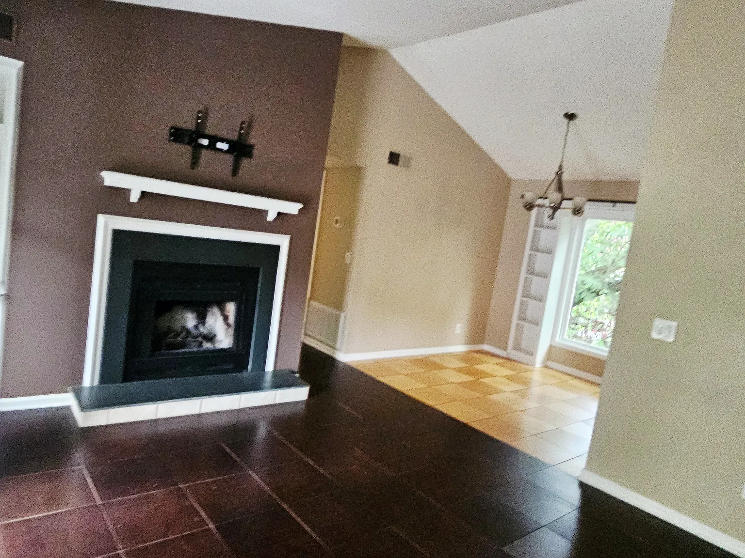 430 Queens Rd — Photo 2
