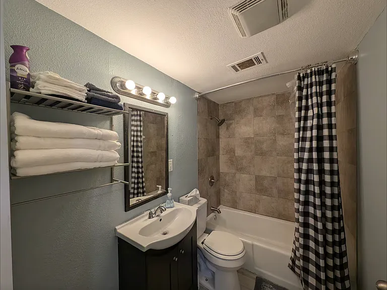 2910 Greensboro Rd — Photo 8