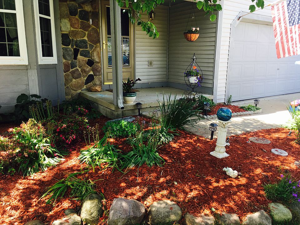 2nd image of 7446 Knollwood Dr