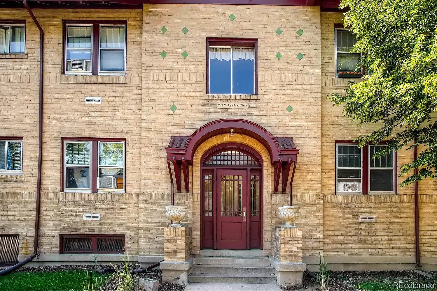 1 bed, 555 sqft, $2,000 — Photo 2