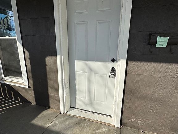 2nd image of 119-121 N 1st St #C157c084c