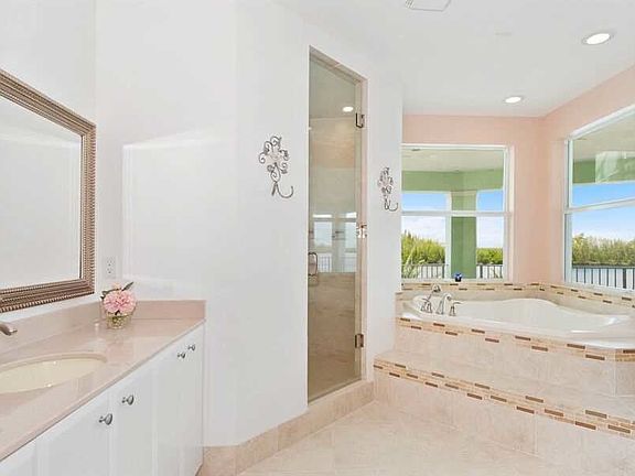 5th image of 4600 N Ocean Drive