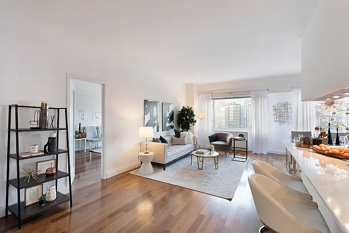 400 E 54th St #31B — Photo 3