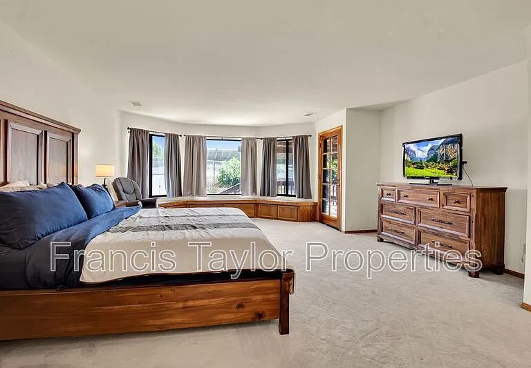749 Flagstone Ct — Photo 13