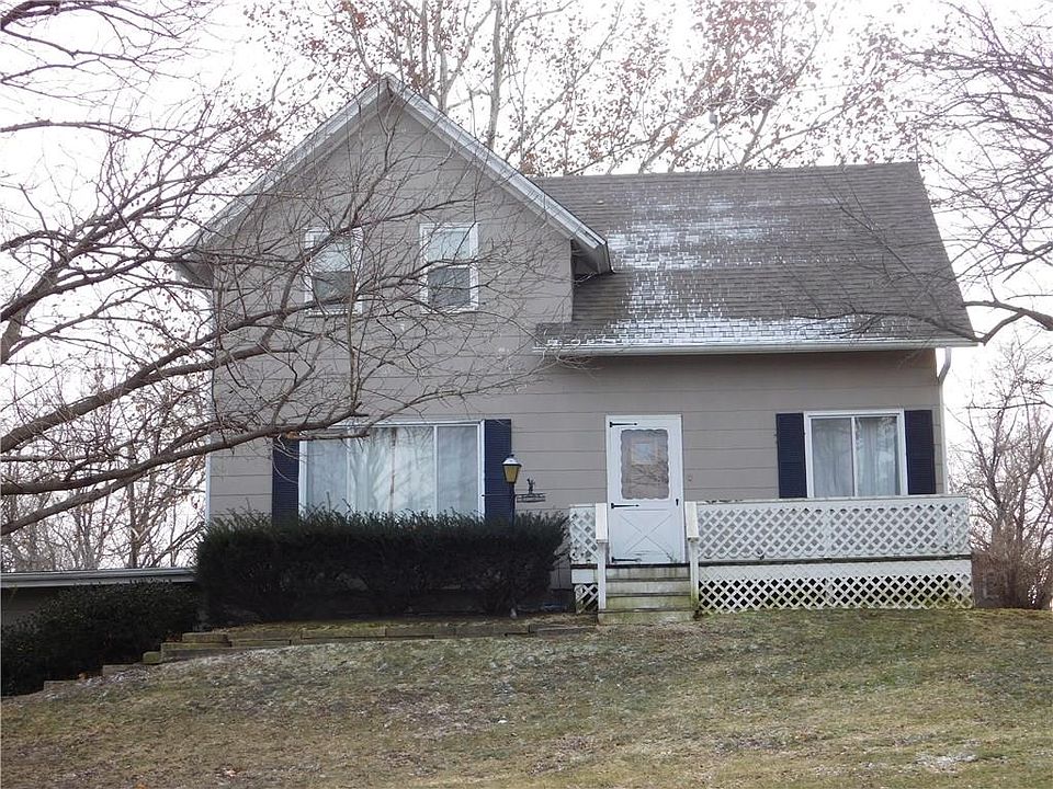 1st image of 130 1st Ave W