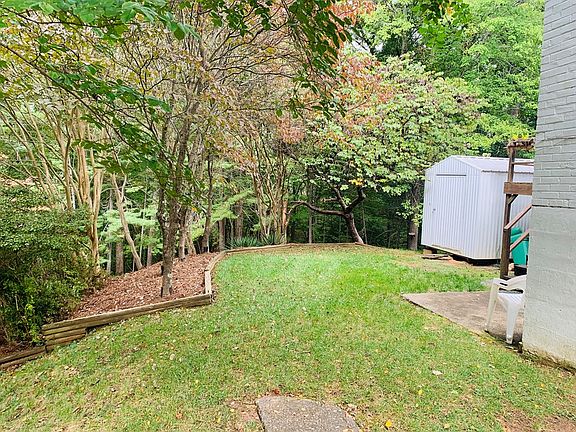 5th image of 1012 Oakwood Ct