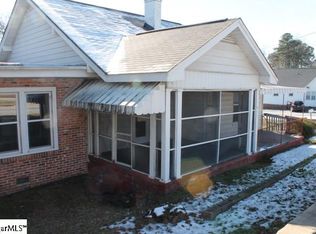 811 W Poinsett St, Greer, SC 29650