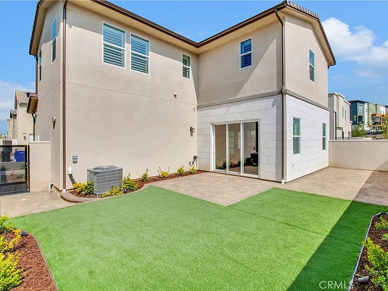 27031 California Ct — Photo 33