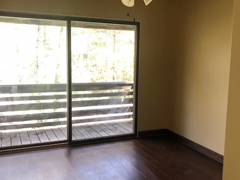 1323 Hickory Ln — Photo 15