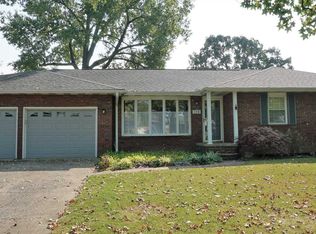 158 Woodland Dr, Salem, IL 62881