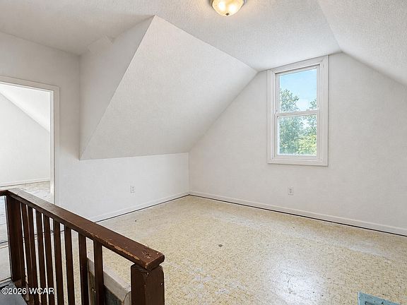 5th image of 611 W Zimmerman St