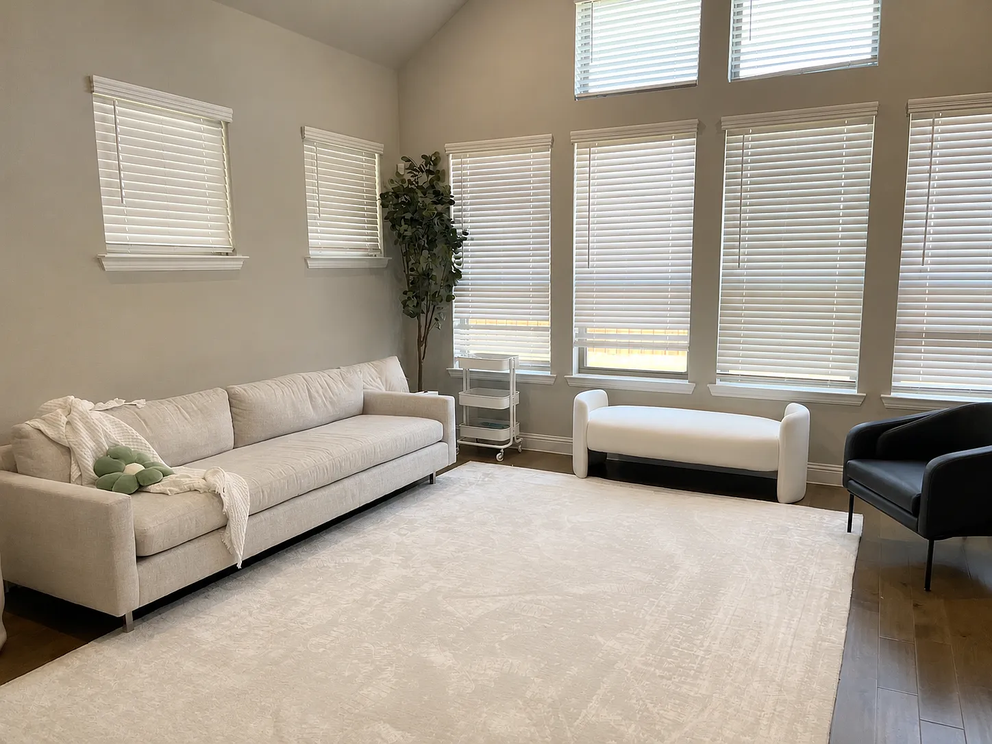 4 bed, 3326 sqft, $3,800 — Photo 3