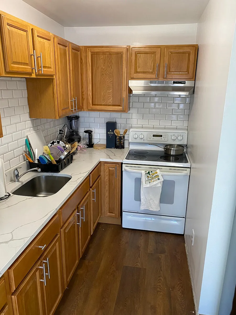 Building Photo - 99 Morris St #2