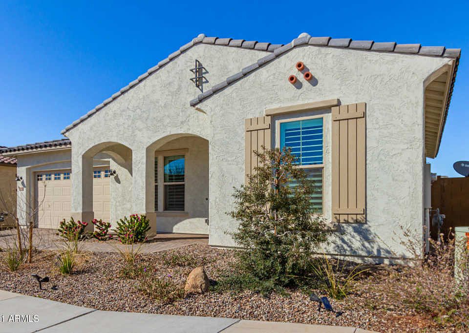 1st image of 3008 E Robin Ln