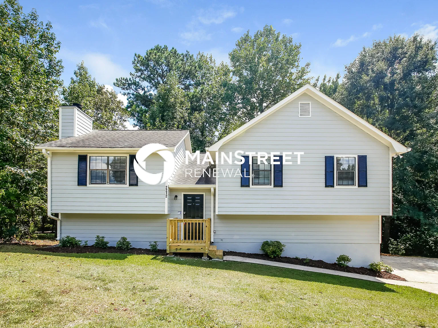 2212 Cedar Creek Ln — Photo 1