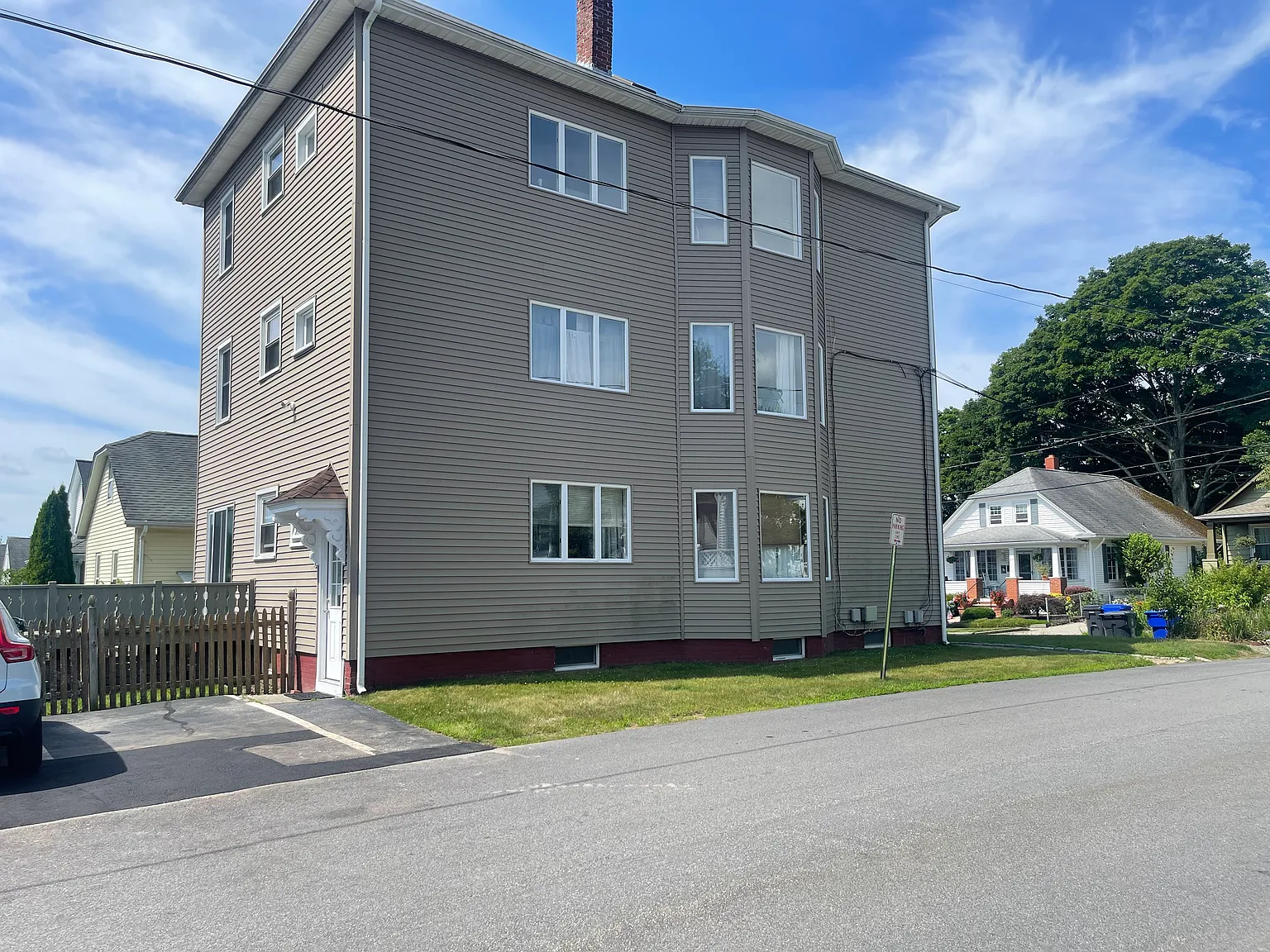 2 bed, 1072 sqft, $1,750 — Photo 3