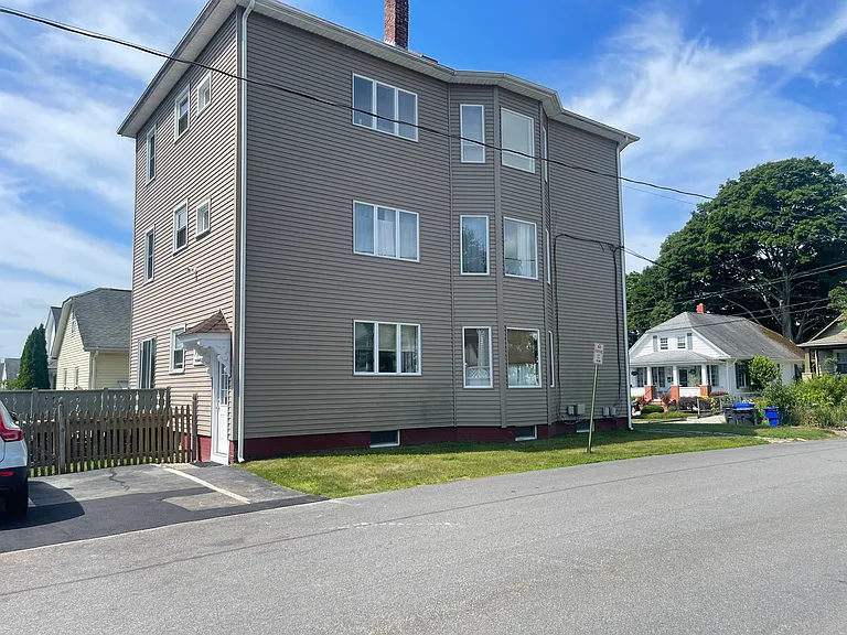 22 Sheffield Ave #1 — Photo 3