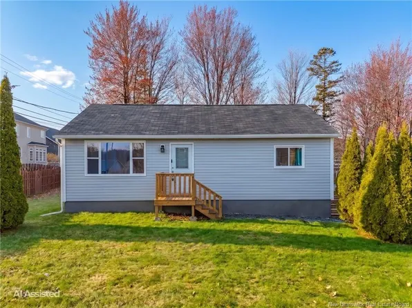 330 Rainsford Ln, Fredericton, NB E3B 7T2