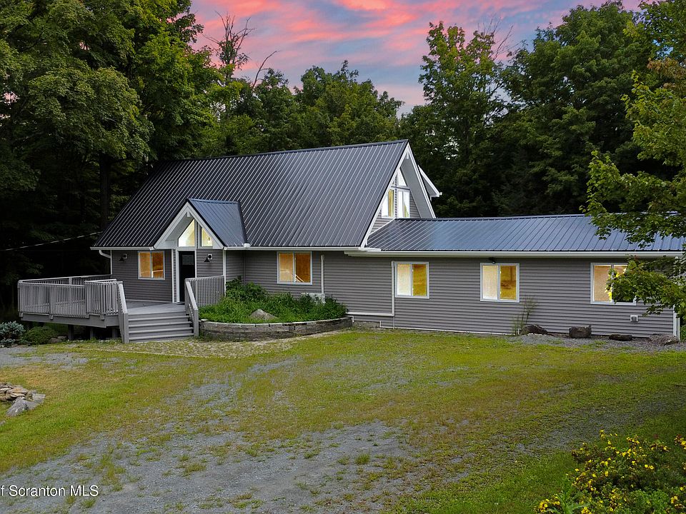 1st image of 202 Parkwood Dr