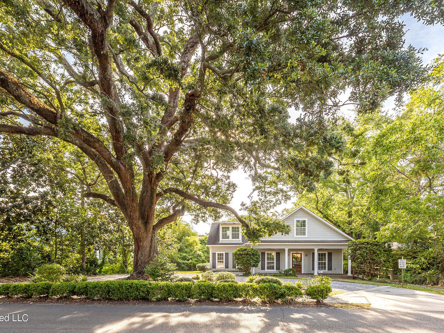 614 Magnolia Ave, Ocean Springs, MS 39564 Zillow