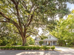 614 Magnolia Ave, Ocean Springs, MS 39564