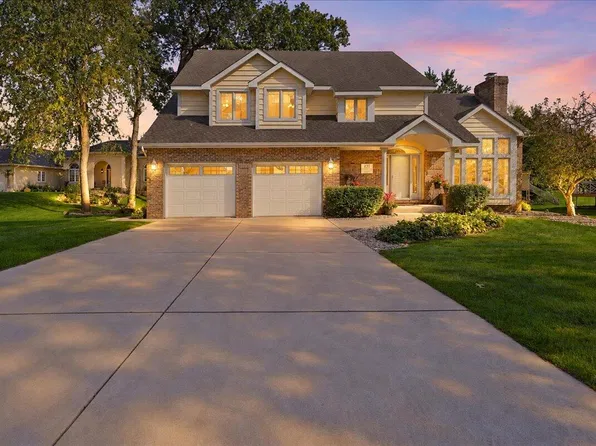 437 Forestwood Dr, Valparaiso, IN 46385