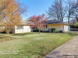 1431 E Rolling Hills Dr, Fayetteville, AR 72703