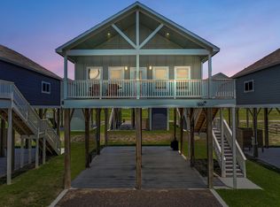 1032 Sunset Cir W, Crystal Beach, TX 77650