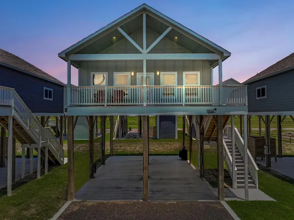 1032 Sunset Cir W, Crystal Beach, TX 77650