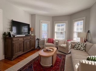 45 Gardner St, Portsmouth, NH 03801