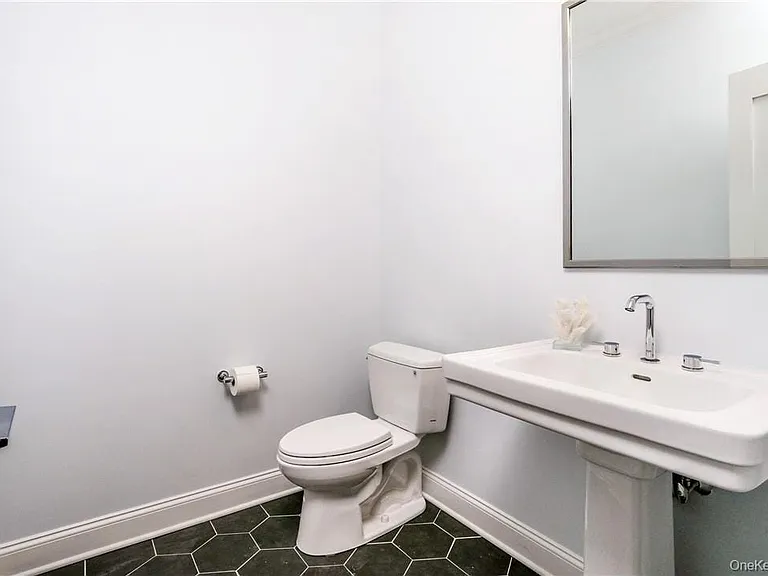220 Central Ave — Photo 12